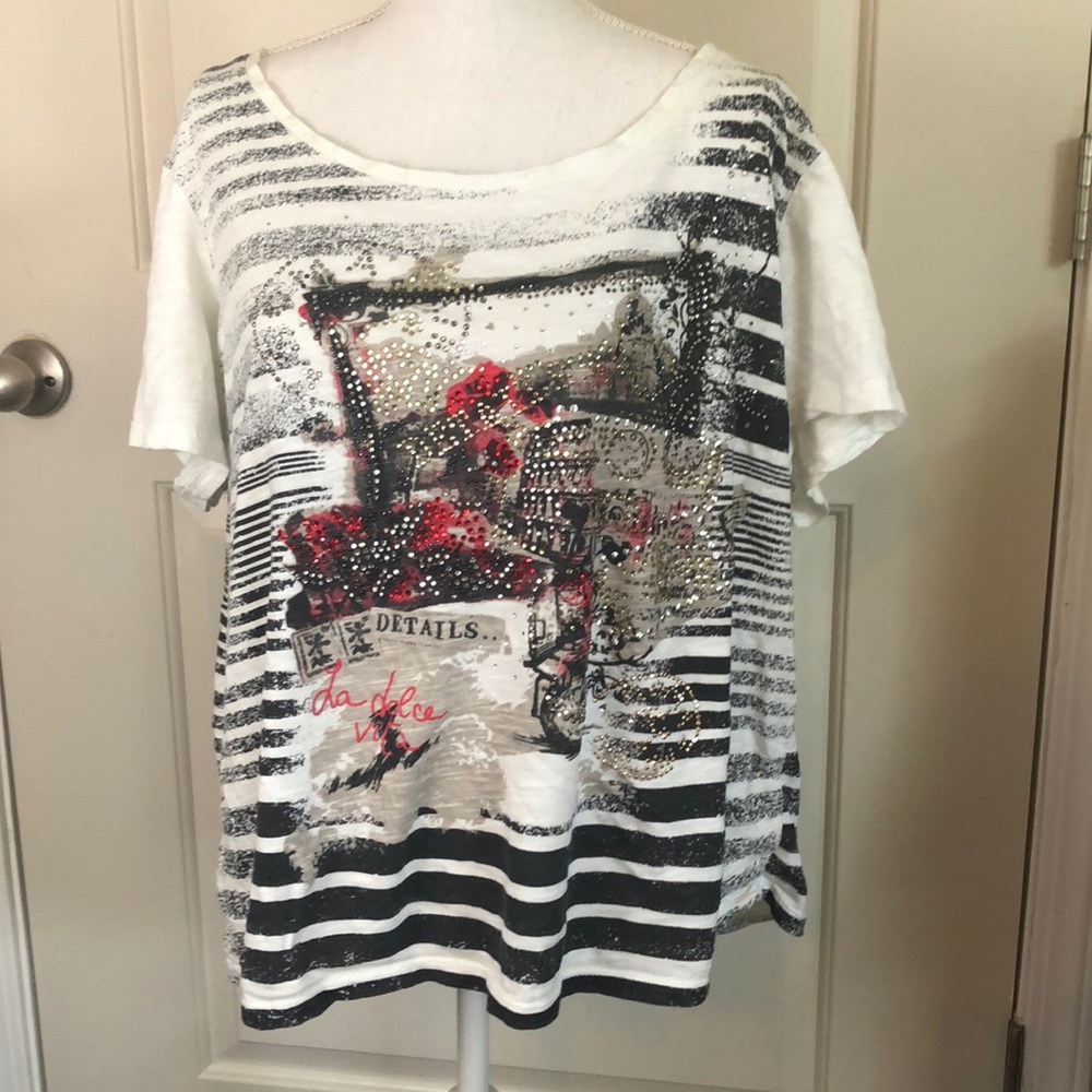 Onque Woman short sleeve tee shirt embellished boho Paris?